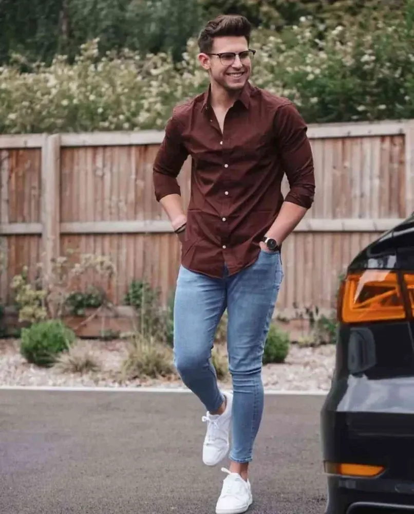 What Color Shirt To Wear With Light Blue Jeans 2025 Trends